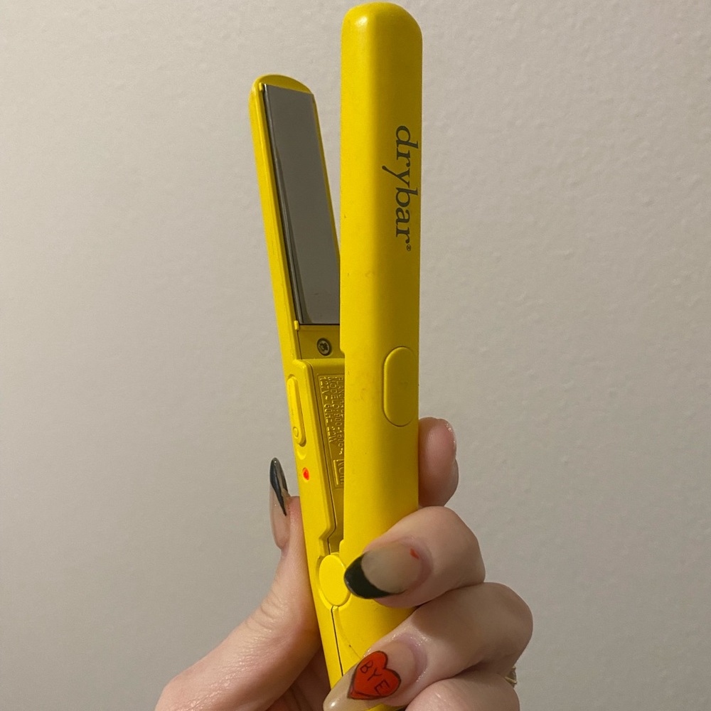 The Tiny Tress Press Detailing Iron Drybar